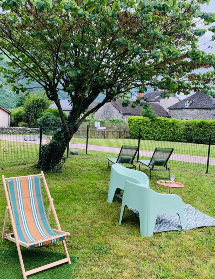 La Suite Unique - Le Jardin Sur Les Pyrenees- Vue Panoramique Montagne -Jardin Cloture Prive De 100M2-Parking-Linge De Lit Et Serviettes Compris- Bielle 外观 照片