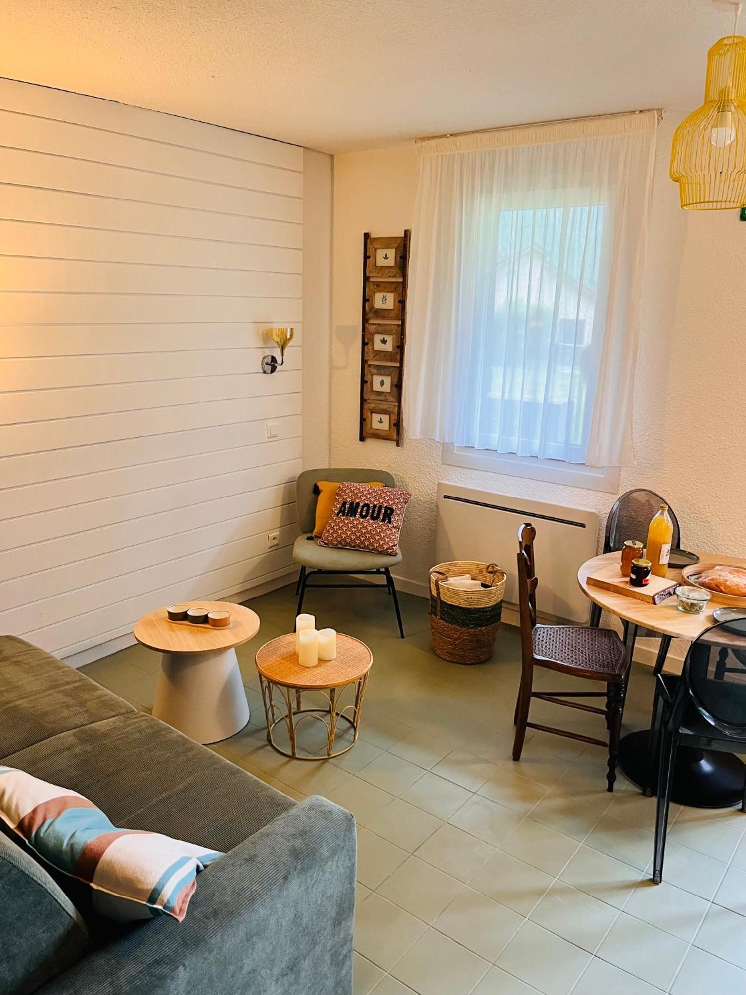 La Suite Unique - Le Jardin Sur Les Pyrenees- Vue Panoramique Montagne -Jardin Cloture Prive De 100M2-Parking-Linge De Lit Et Serviettes Compris- Bielle 外观 照片